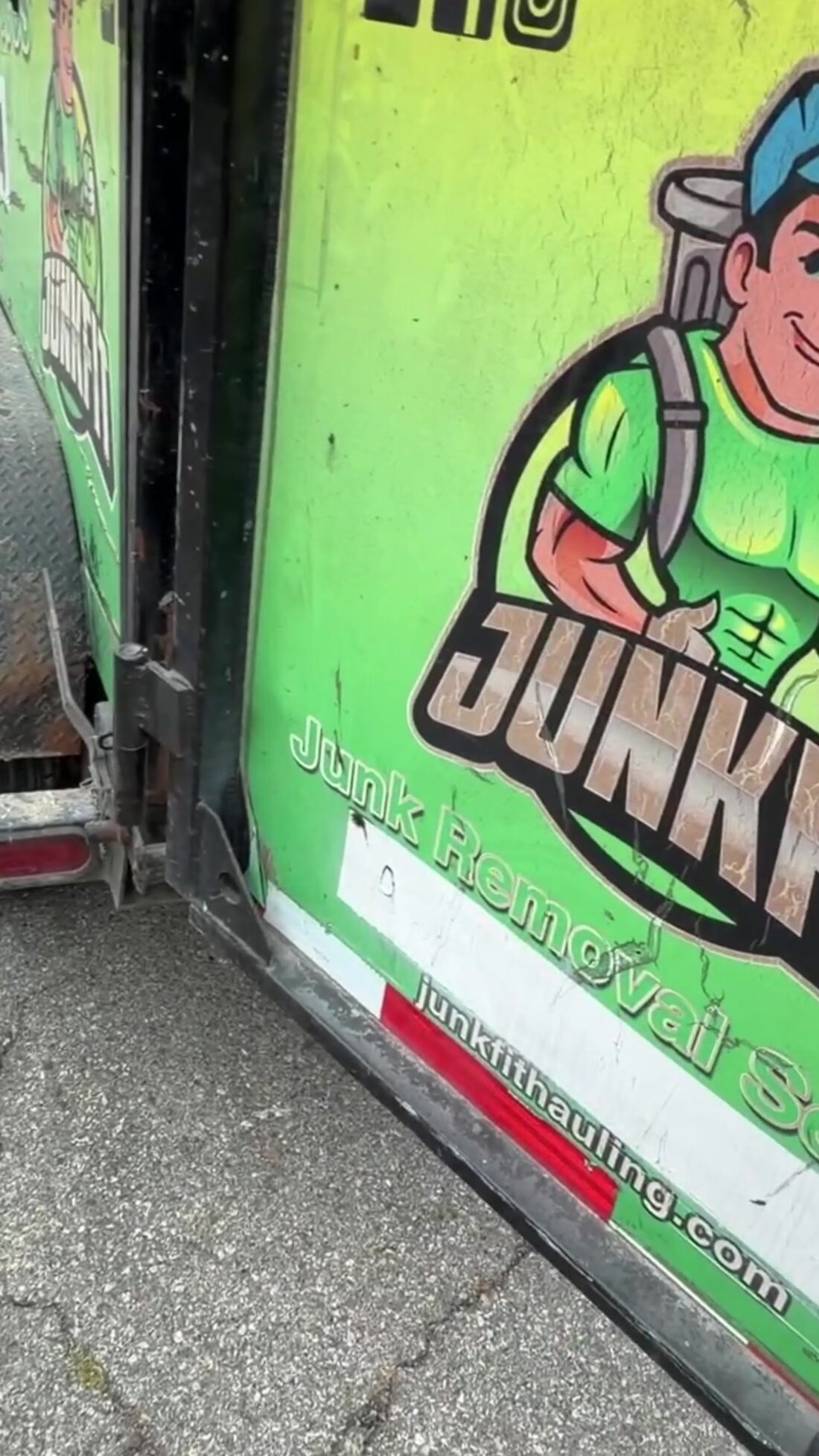 Veteran-owned JunkFit Hauling junk removal truck in Glendora, CA